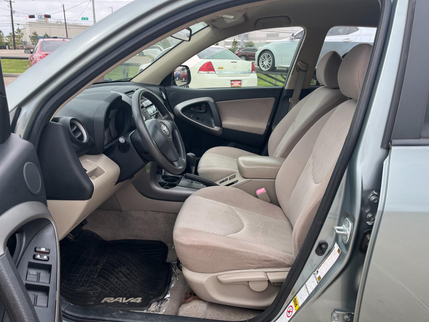 2008 green /TAN Toyota RAV4 Base I4 4WD (JTMBD33V685) with an 2.4L L4 DOHC 16V engine, 4-Speed Automatic transmission, located at 14700 Tomball Parkway 249, Houston, TX, 77086, (281) 444-2200, 29.928619, -95.504074 - Photo#8